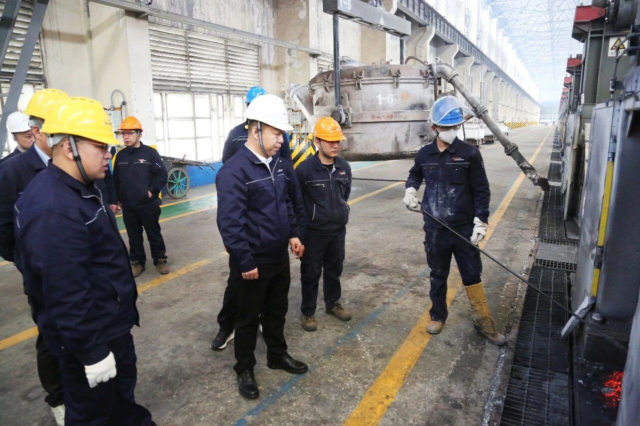 牛虎明到铝业分公司和阳极分公司调研